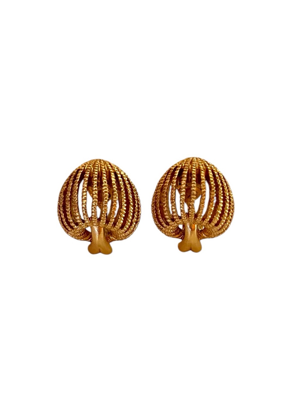 Vintage Monet Gold Tone Pumpkin Clip Earrings